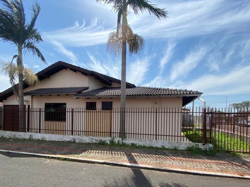 Casa à venda com 3 dormitórios, 1 banheiro, 2 vagas de garagens e 111m² de área privativa no bairro Líder