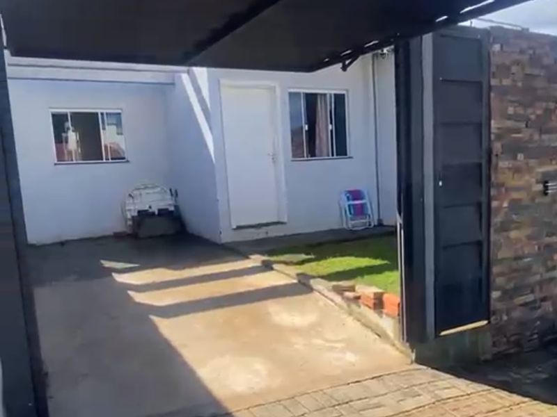 Casa à venda com 2 dormitórios, 1 banheiro, 1 vaga de garagem e 58m² de área privativa no bairro Desbravador