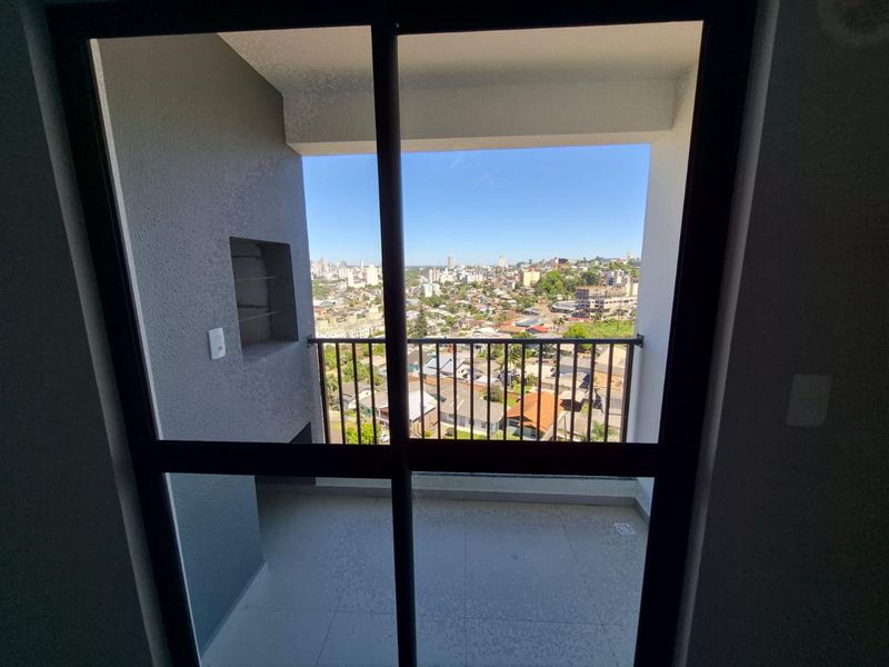 Apartamento à venda com 2 dormitórios, 1 banheiro, 1 vaga de garagem e 51m² de área privativa no bairro Passo dos Fortes