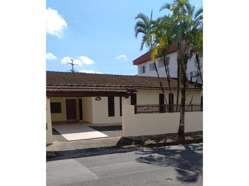 Casa de 3 quartos, no bairro SANTO ANTÔNIO, em Joinville | Eu Corretor