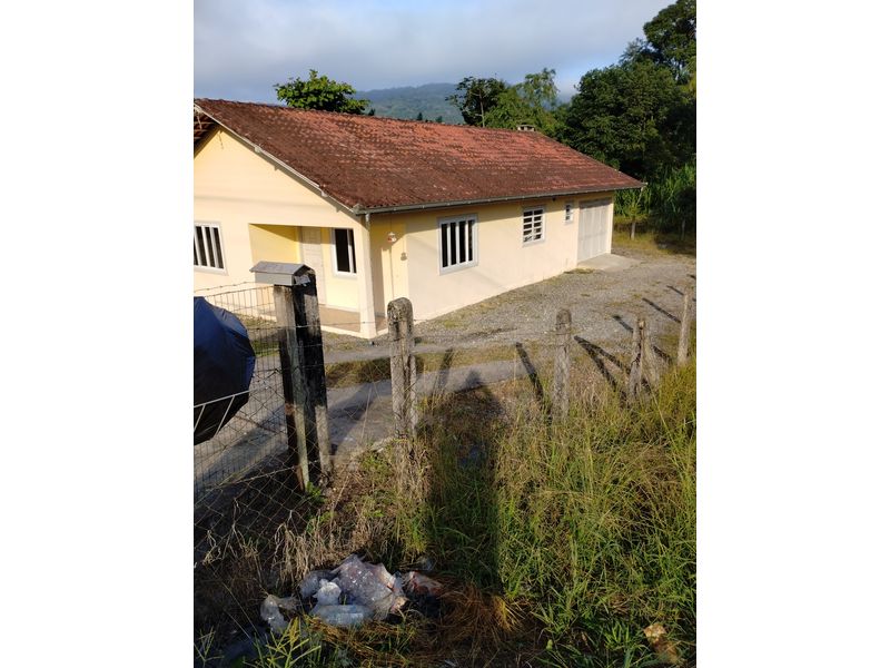 Casa de 3 quartos, no bairro RIO BONITO, em Joinville | Eu Corretor