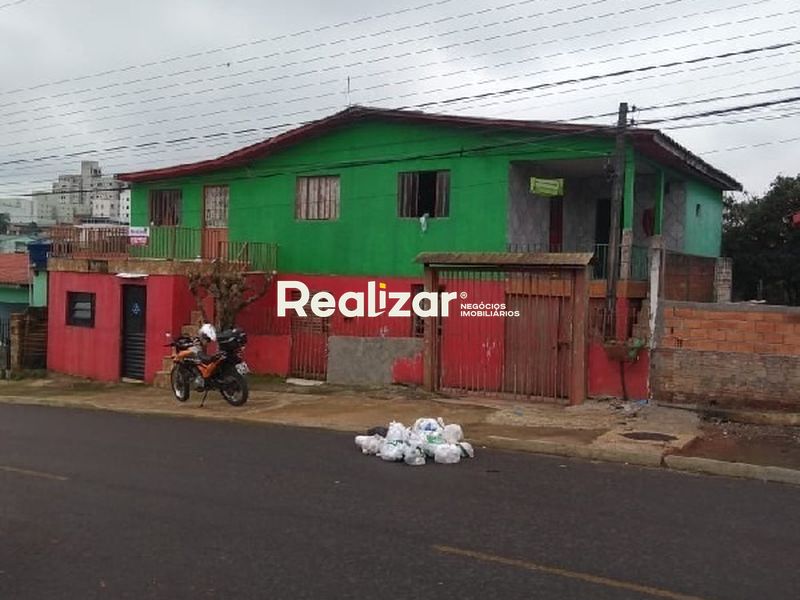 Casa à venda com e 1 banheiro no bairro Efapi
