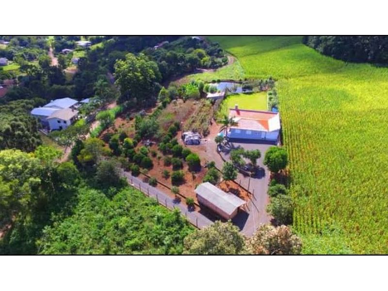 Sítio à venda com 3 quartos, 180m² - Foto 1