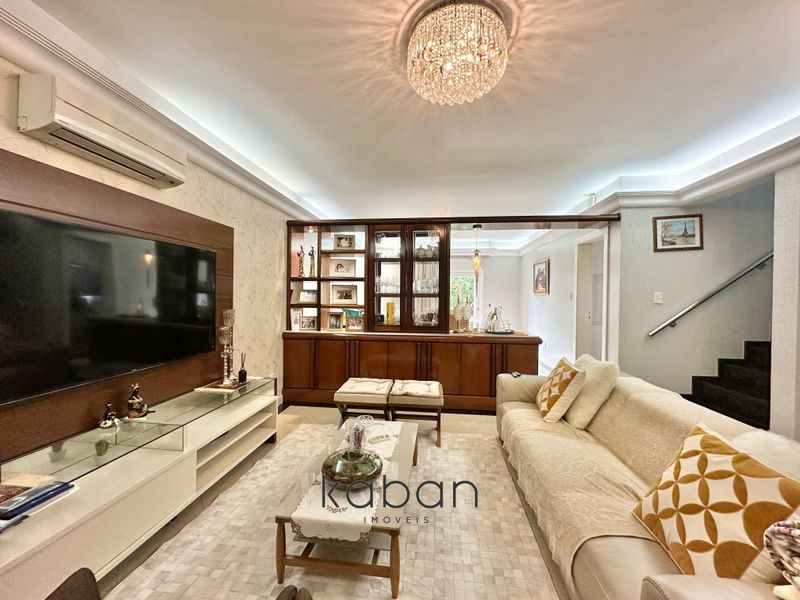 Casa à venda com 4 dormitórios, 2 banheiros, 4 vagas de garagens e 297m² de área privativa no bairro Maria Goretti