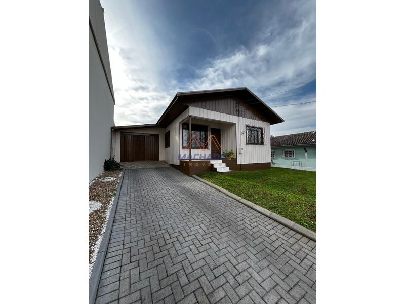 Casa à venda com 3 dormitórios, 2 banheiros, 2 vagas de garagens e 127m² de área privativa no bairro Passo dos Fortes