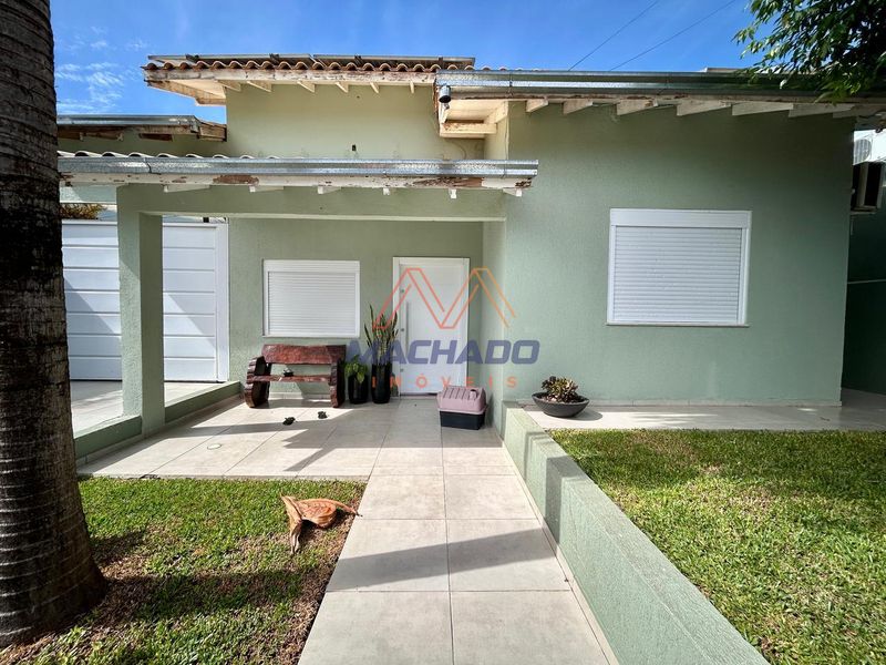 Casa à venda com 3 dormitórios, 1 banheiro, 2 vagas de garagens e 125m² de área privativa no bairro Efapi