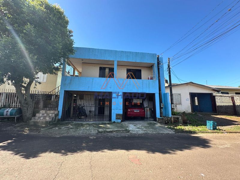 Casa à venda com 5 dormitórios, 4 banheiros, 2 vagas de garagens e 150m² de área privativa no bairro Efapi