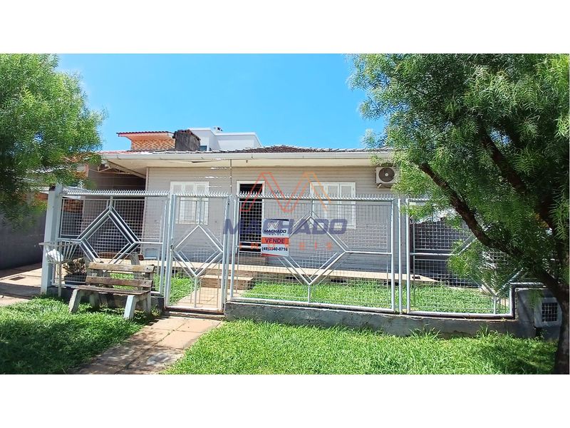 Casa à venda com 4 dormitórios, 1 banheiro, 3 vagas de garagens e 120m² de área privativa no bairro Efapi