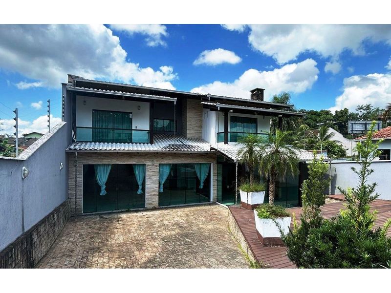 Casa de 4 quartos, no bairro BOM RETIRO, em Joinville | Eu Corretor
