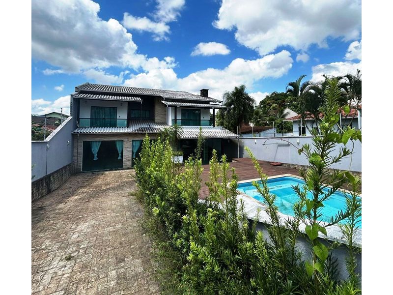 Casa de 4 quartos, no bairro BOM RETIRO, em Joinville | Eu Corretor