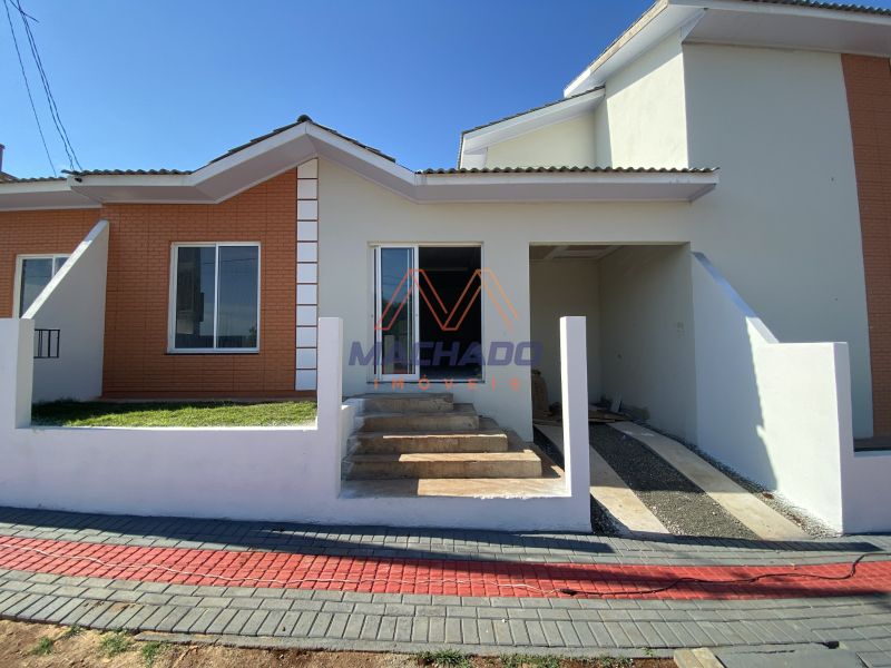 Casa à venda com 2 dormitórios, 1 banheiro, 1 vaga de garagem e 57m² de área privativa no bairro Vederti