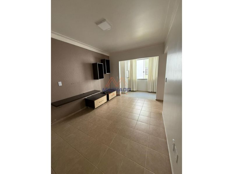 Apartamento à venda com 2 dormitórios, 1 banheiro, 1 vaga de garagem e 59m² de área privativa no bairro Passo dos Fortes
