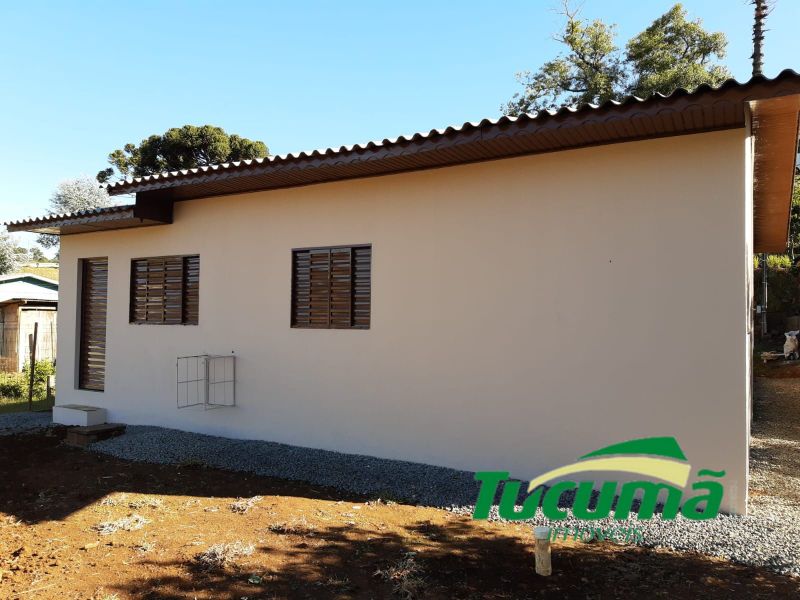 Casa à venda com 3 dormitórios, 1 banheiro, 1 vaga de garagem e 420m² de área privativa no bairro Trevo