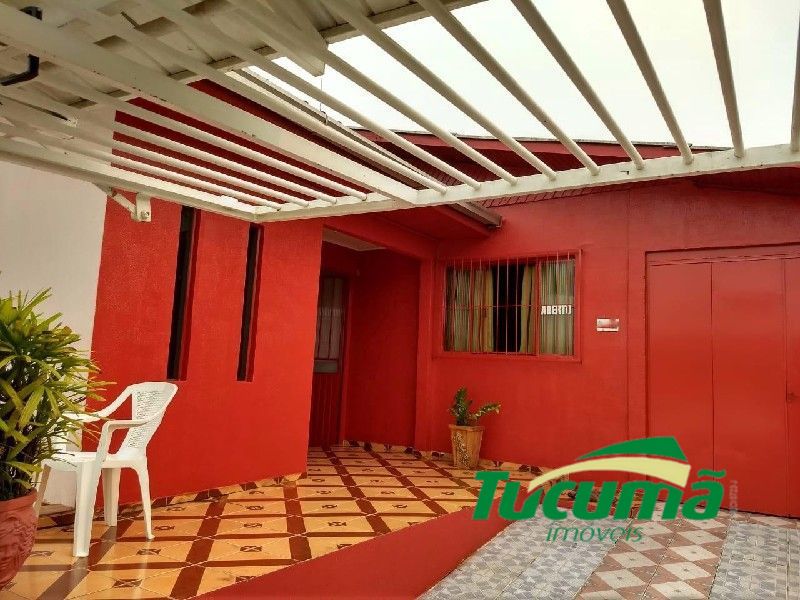Casa à venda com 4 dormitórios, 1 banheiro, 2 vagas de garagens e 360m² de área privativa no bairro Cristo Rei