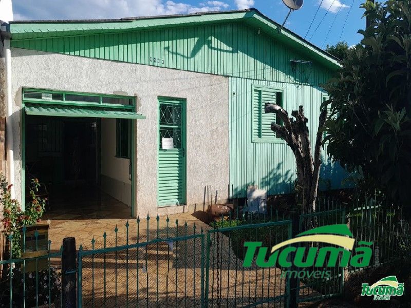 Casa à venda com 3 dormitórios, 1 banheiro, 2 vagas de garagens e 360m² de área privativa no bairro Cristo Rei