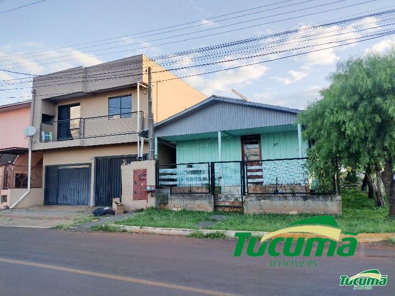 Casa à venda com 6 dormitórios, 3 banheiros, 2 vagas de garagens e 203m² de área privativa no bairro Efapi