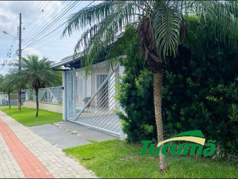 Casa à venda com 4 dormitórios, 3 banheiros, 4 vagas de garagens e 380m² de área privativa no bairro Jardim América