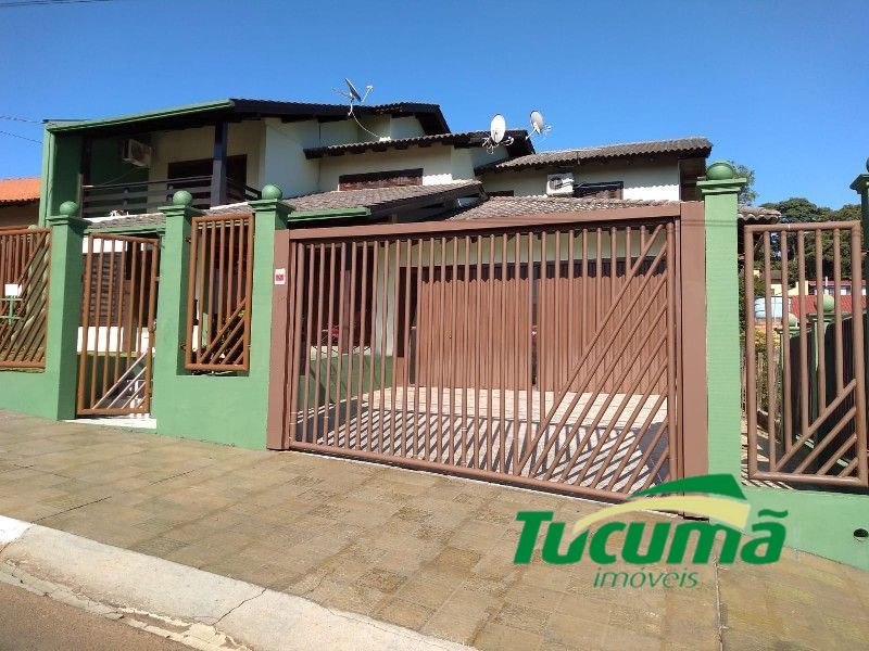 Casa à venda com 5 dormitórios, 3 banheiros e 1 vaga de garagem no bairro Jardim América