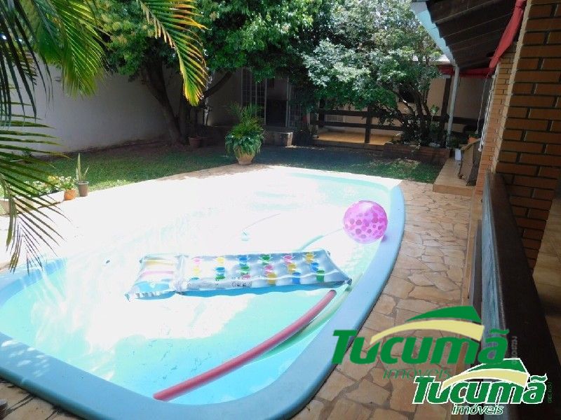 Casa à venda com 4 dormitórios, 4 banheiros, 4 vagas de garagens e 406m² de área privativa no bairro Passo dos Fortes