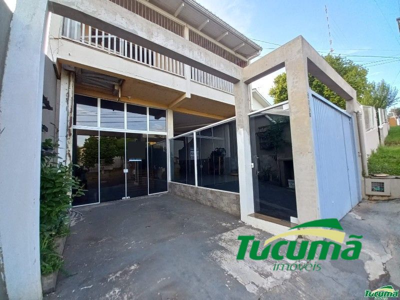 Casa à venda com 3 dormitórios, 3 banheiros, 2 vagas de garagens e 198m² de área privativa no bairro Presidente Médici