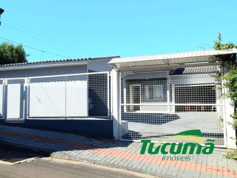 Casa à venda com 3 dormitórios, 3 banheiros, 2 vagas de garagens e 300m² de área privativa no bairro Vila Real