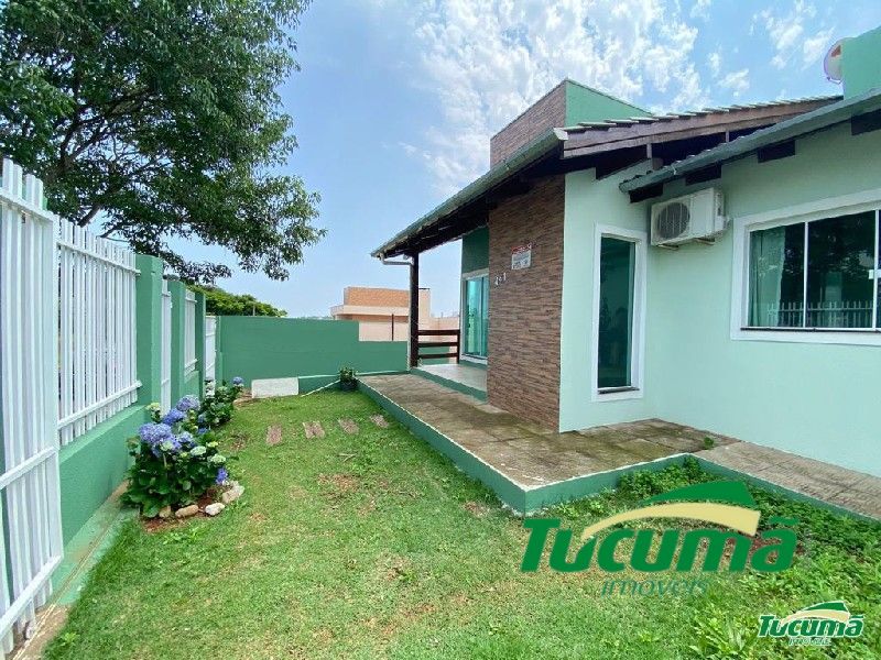 Casa à venda com 3 dormitórios, 2 banheiros, 3 vagas de garagens e 364m² de área privativa no bairro Santos Dumont
