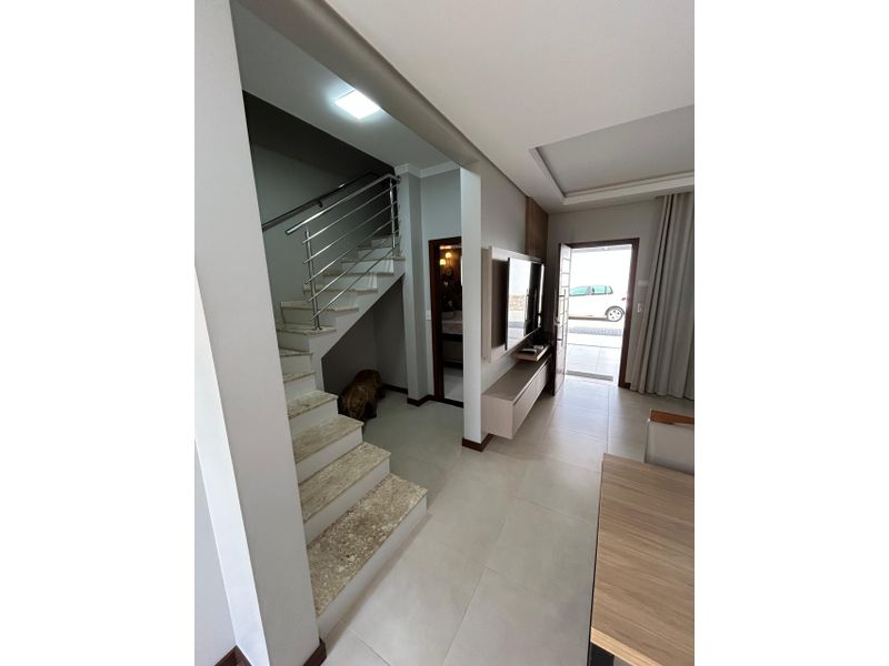 Sobrado de 3 quartos, no bairro GLÓRIA, em Joinville | Eu Corretor