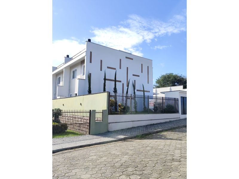 Sobrado de 3 quartos, no bairro GLÓRIA, em Joinville | Eu Corretor