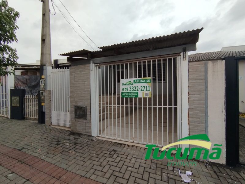 Casa à venda com e 1 banheiro no bairro Efapi