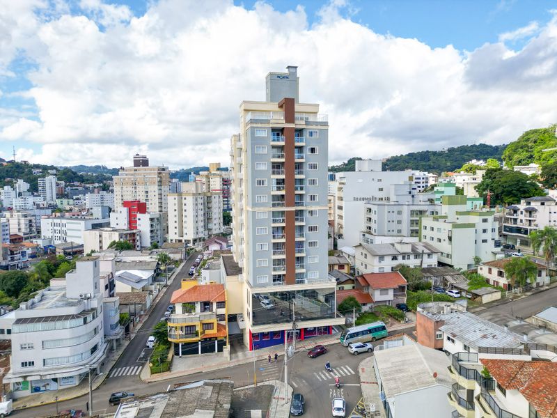 Apartamento à venda com 3 quartos, 8989m² - Foto 1