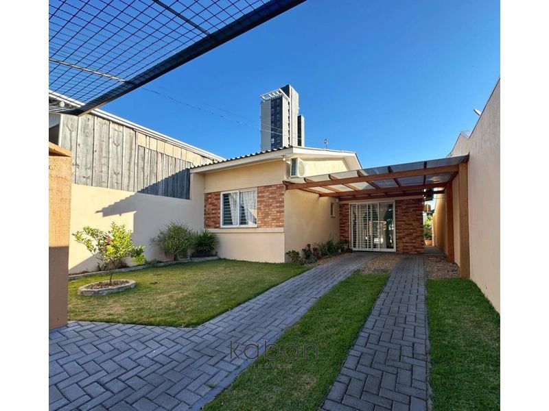 Casa para alugar com 2 dormitórios, 1 banheiro e 1 vaga de garagem no bairro Presidente Médici