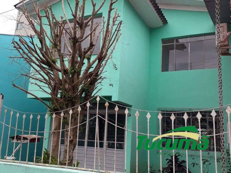 Casa à venda com 5 dormitórios, 2 banheiros, 3 vagas de garagens e 355m² de área privativa no bairro Centro
