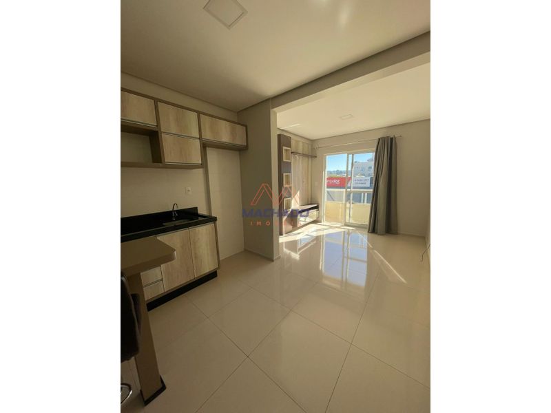 Apartamento à venda com 2 dormitórios, 1 banheiro, 1 vaga de garagem e 44m² de área privativa no bairro Efapi