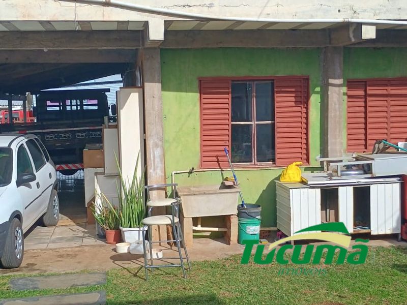 Casa à venda com 3 dormitórios, 3 banheiros e 360m² de área privativa no bairro Cristo Rei