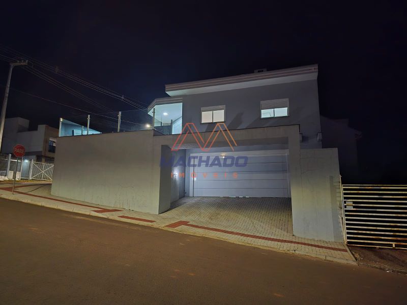 Casa à venda com 2 dormitórios, 1 banheiro, 2 vagas de garagens e 280m² de área privativa no bairro Efapi