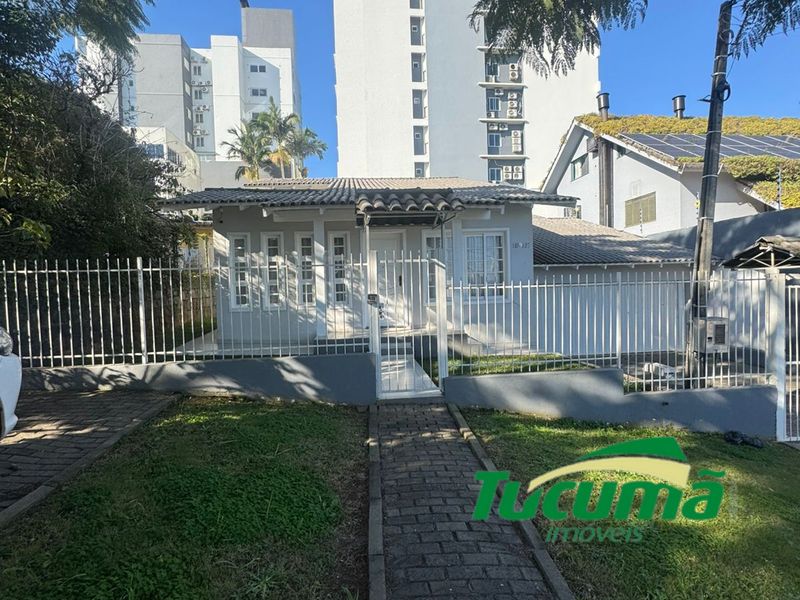 Casa para alugar com 4 dormitórios e 1 banheiro no bairro Centro