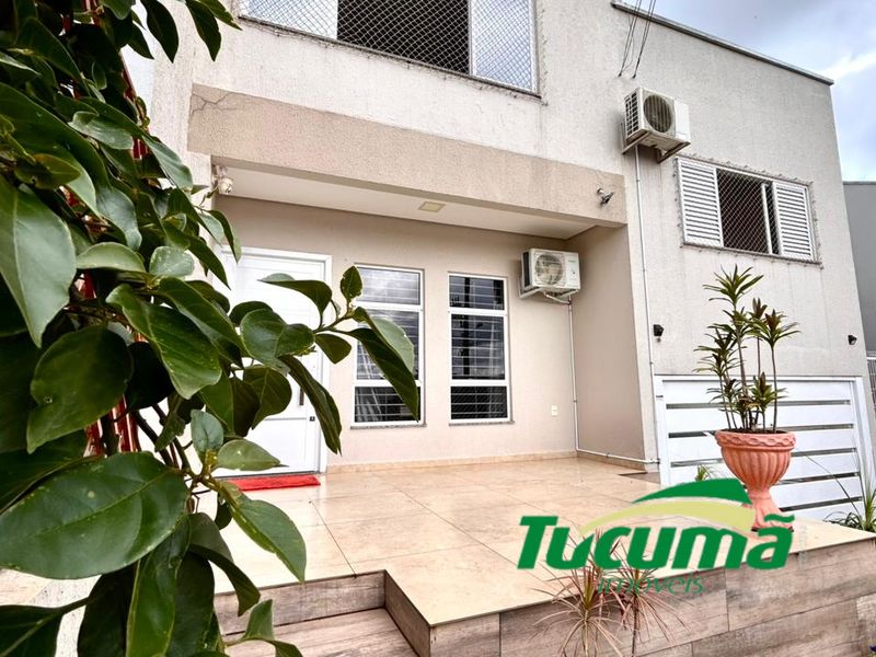 Casa à venda com 4 dormitórios, 2 banheiros, 4 vagas de garagens e 200m² de área privativa no bairro Paraíso