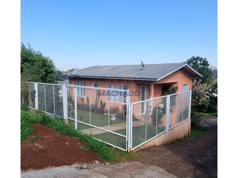Casa à venda com 2 dormitórios, 1 banheiro e 63m² de área privativa no bairro Santo Antônio