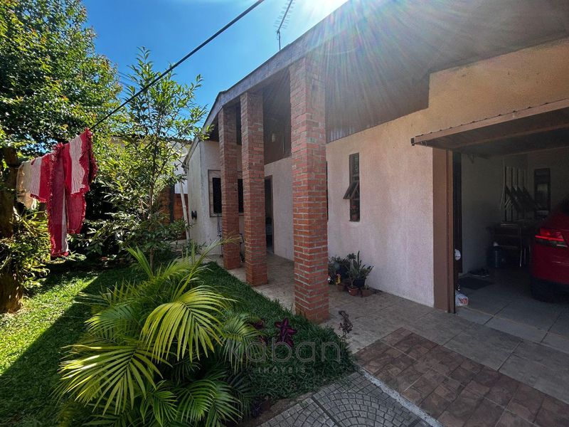 Casa à venda com 3 dormitórios, 1 banheiro e 114m² de área privativa no bairro Bela Vista