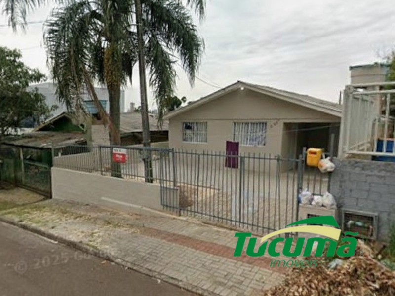 Casa para alugar com 2 dormitórios, 1 banheiro, 1 vaga de garagem e 200m² de área privativa no bairro Santo Antônio