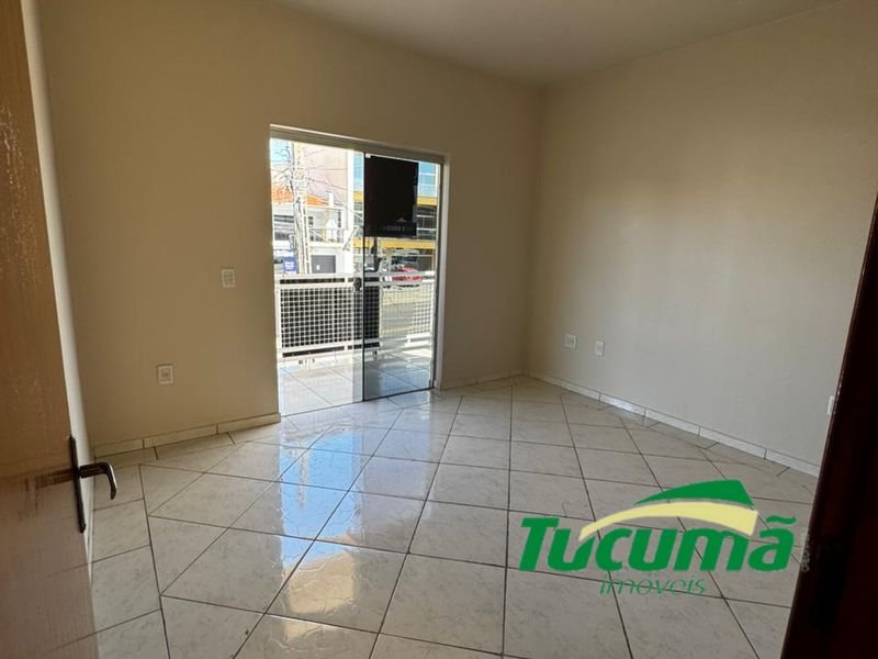 Apartamento para alugar com 3 dormitórios, 1 banheiro, 1 vaga de garagem e 133m² de área privativa no bairro Passo dos Fortes