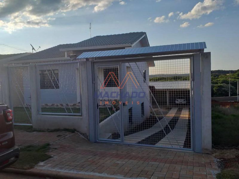 Casa à venda com 6 dormitórios, 2 banheiros, 2 vagas de garagens e 159m² de área privativa no bairro Vederti