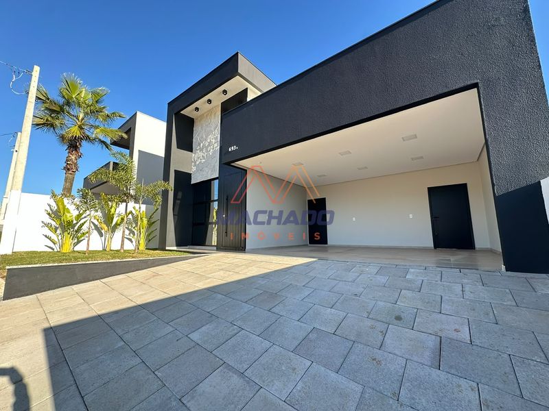 Casa à venda com 3 dormitórios, 1 banheiro, 2 vagas de garagens e 147m² de área privativa no bairro Vederti