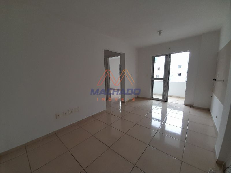 Apartamento à venda com 2 dormitórios, 1 banheiro, 1 vaga de garagem e 43m² de área privativa no bairro Efapi