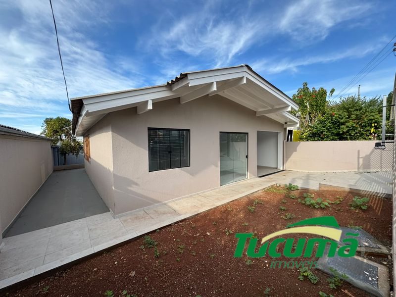 Casa à venda com 3 dormitórios, 1 banheiro e 253m² de área privativa no bairro Parque das Palmeiras