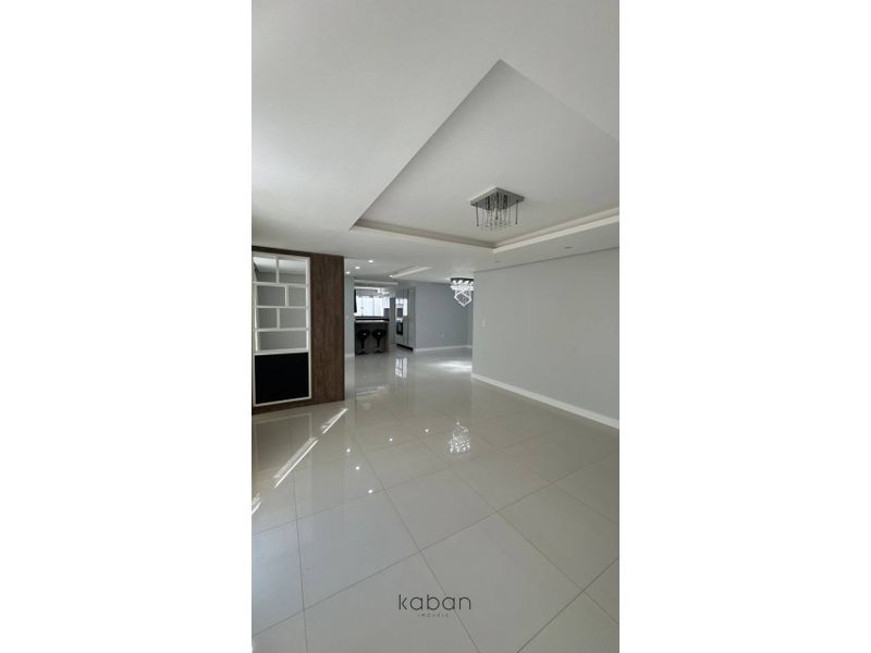 Casa para alugar com 3 dormitórios, 3 banheiros, 3 vagas de garagens e 247m² de área privativa no bairro Jardim Europa