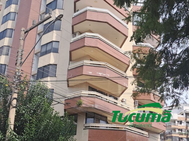 Apartamento à venda com 3 dormitórios, 2 banheiros, 2 vagas de garagens e 200m² de área privativa no bairro Santa Maria