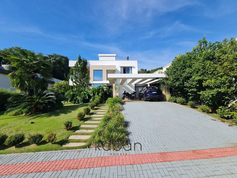 Apartamento à venda com 3 dormitórios, 3 banheiros, 4 vagas de garagens e 254m² de área privativa no bairro Zona Rural