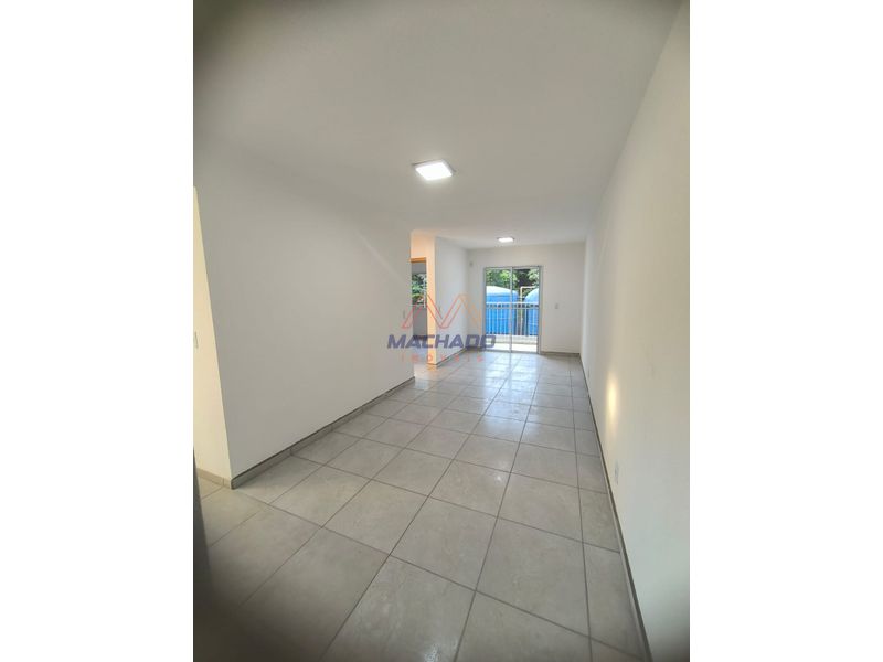 Apartamento à venda com 2 dormitórios, 1 banheiro, 2 vagas de garagens e 55m² de área privativa no bairro Pinheirinho