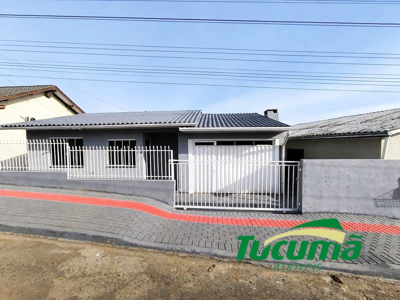 Casa à venda com 2 dormitórios, 1 banheiro, 3 vagas de garagens e 312m² de área privativa no bairro Engenho Braun